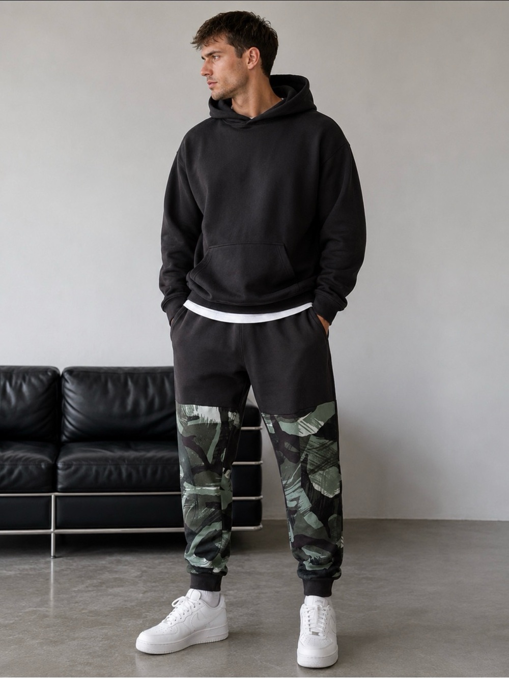 Mans Nike Black & Green Camo Jogger Pants L